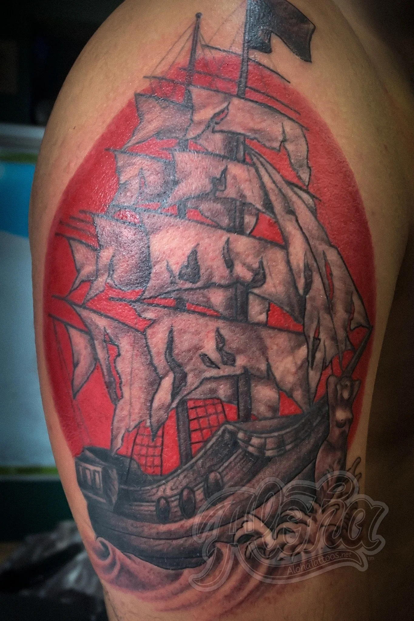 ¿Están de moda los tatuajes rojos? Tendencias, hechos, colocación, técnicas, etc.
