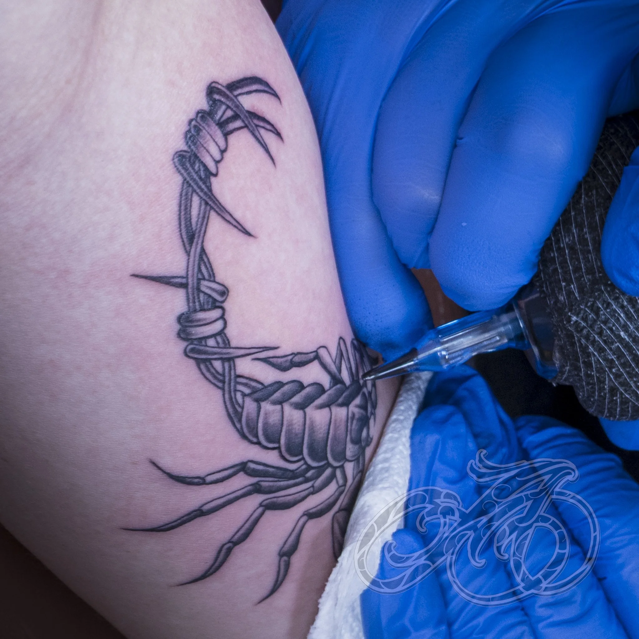 Tatuajes de realismo en negro y gris | Aloha Tattoos