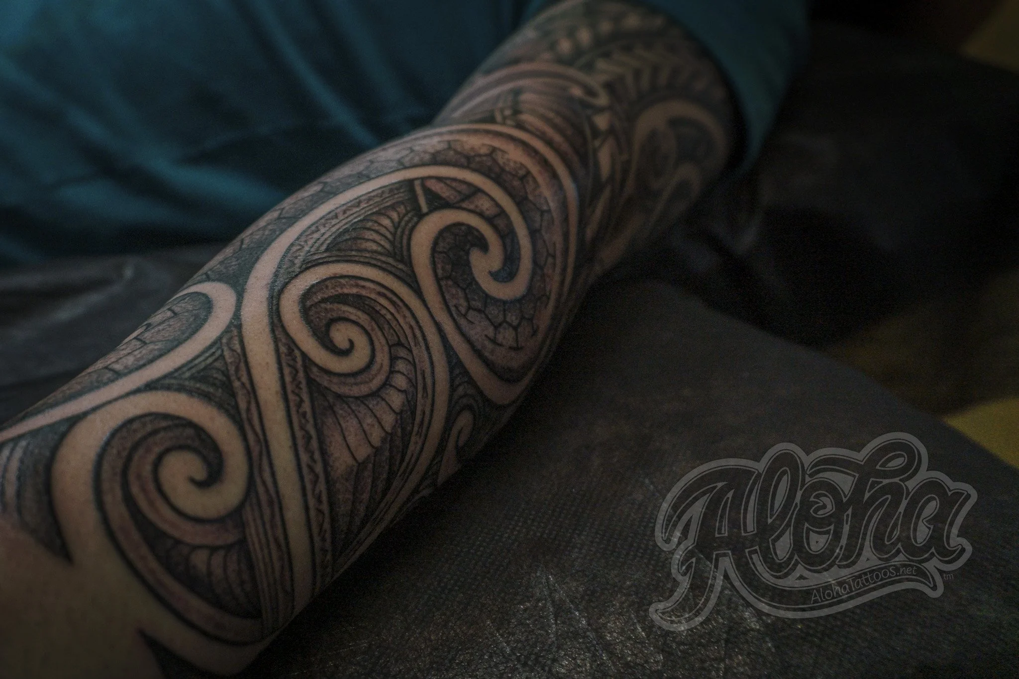 Tatuajes de colores frente a negros y grises: ¿cuál deberías hacerte?