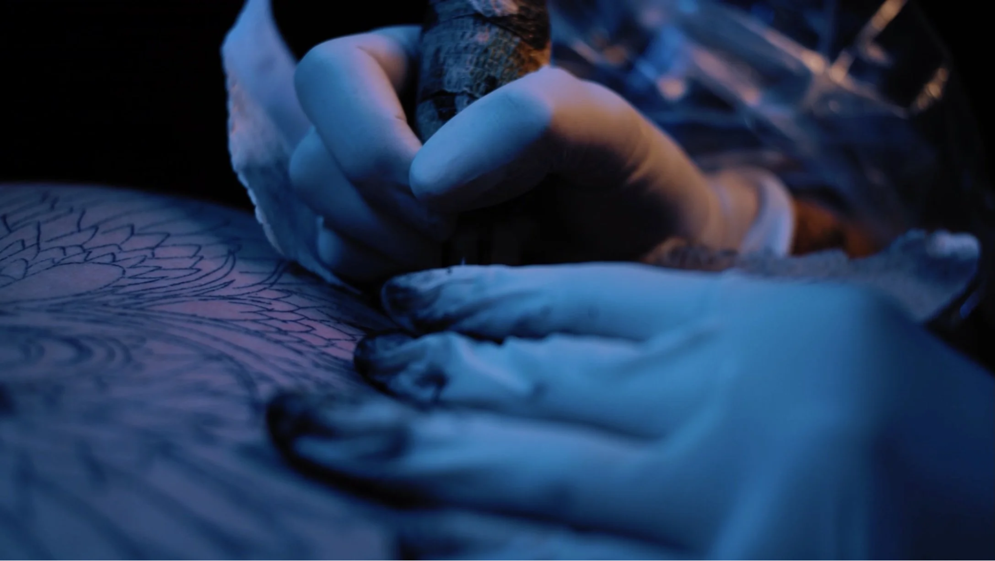 ¿Qué hace un tatuador? | Guía profesional, funciones, empleos