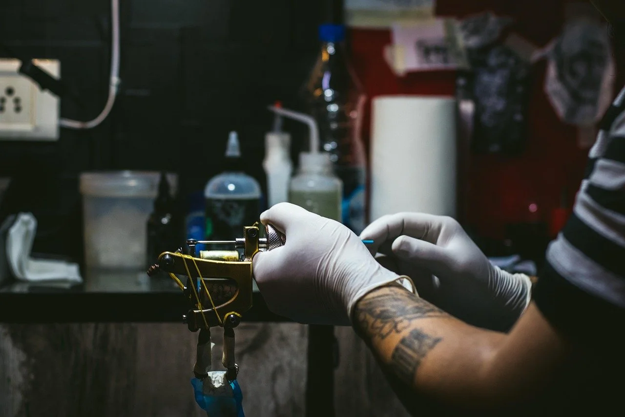 Tatuaje del escudo familiar. Cómo encontrar o diseñar uno que encaje