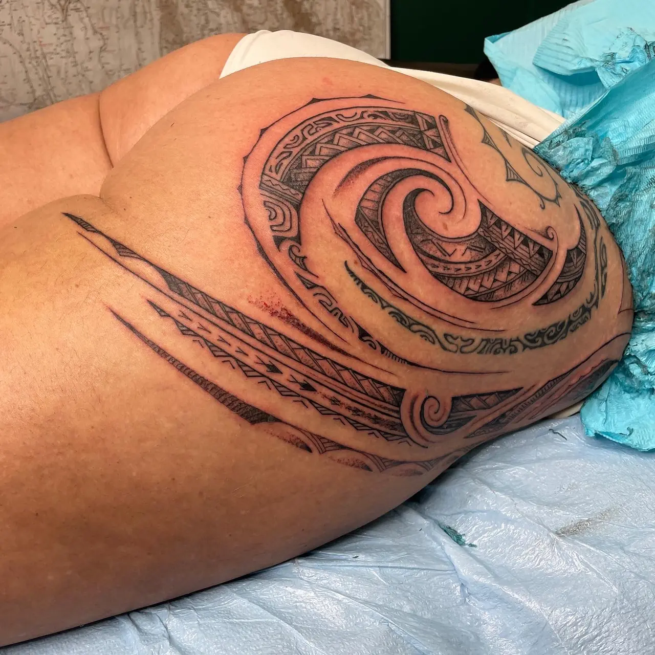 ¿Qué debo saber sobre los tatuajes polinesios antes de hacerme uno?